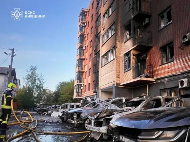 Последствия ударов в одном из районов Киевской области