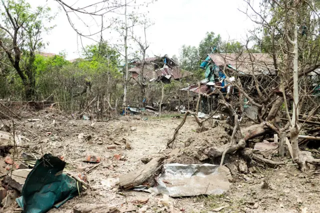 မေ ၁၅ ရက် ပုဏ္ဏားကျွန်းမြို့ပေါ် ဗုံးကြဲပြီးမြင်ကွင်း