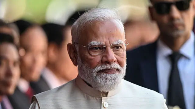 नरेंद्र मोदी