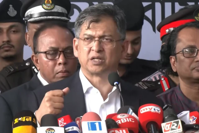বাংলাদেশের স্বরাষ্ট্রমন্ত্রী সালাহউদ্দিন আহমদ