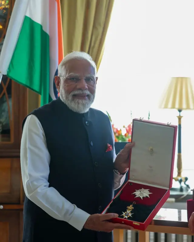 नरेंद्र मोदी