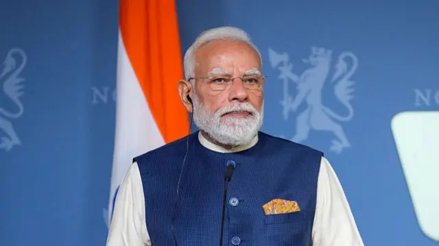नरेंद्र मोदी