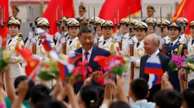Perezida w'Uburusiya, Vladimir Putin, yakiriwe n'igishika cinshi mu ngoro y'umukuru w'igihugu i Beijing