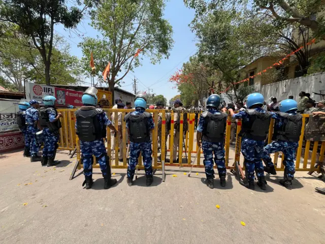 भोजशाला में तैनात पुलिस बल