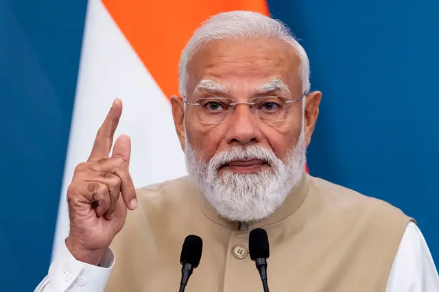 नरेंद्र मोदी