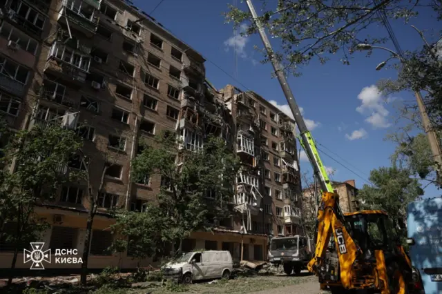Киев, пострадавшее здание