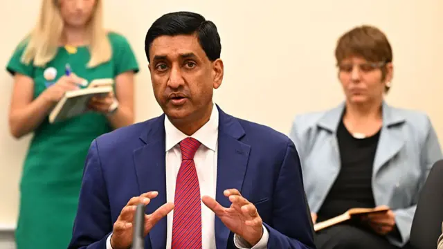 ڈیموکریٹ رکن کانگریس رو کھنہ