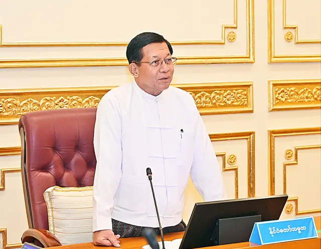 မေလ ၂၆ ရက်က နေပြည်တော်မှာ ကျင်းပတဲ့ အစိုးရအဖွဲ့အစည်းအဝေးမှာ မိန့်ခွန်းပြောနေတဲ့ ဦးမင်းအောင်လှိုင်