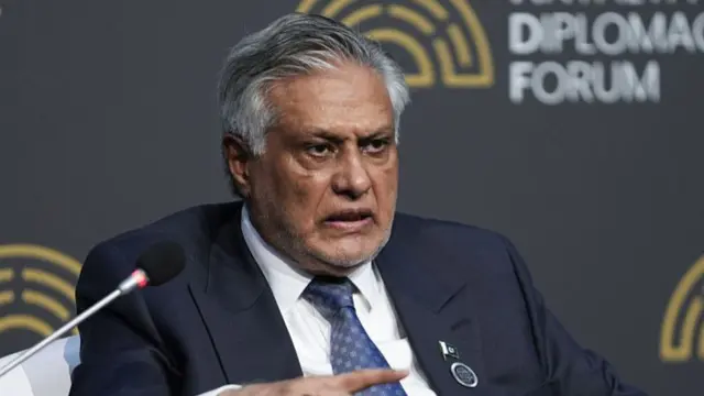 इसहाक़ डार