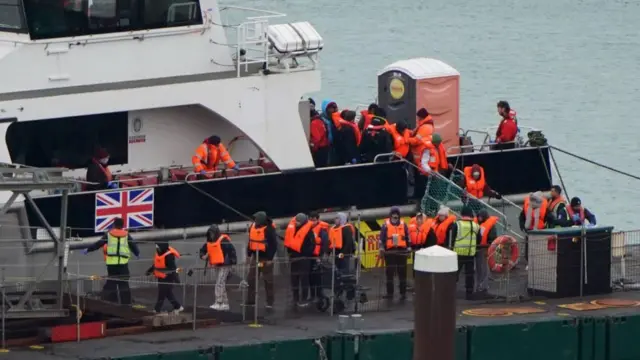 UK oo adeegsan doonta aqoonsiga wejiga ee AI si loo hubiyo da'da magangelyo-doonka laga bilaabo sanadka dambe
