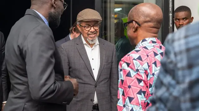 Dr Tedros Adhanom arimo kwakirwa nyuma yo kugera ku kibuga cy'indege cya Kinshasa