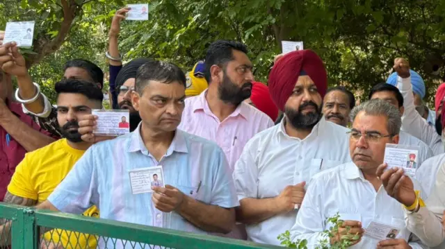 ਵਿਰੋਧ ਜਤਾਉਂਦੇ ਉਮੀਦਵਾਰ