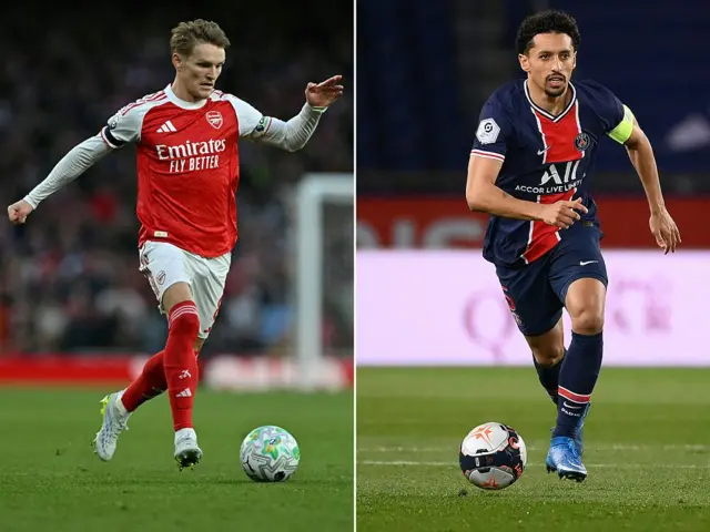 Ce montage photo, montre le milieu de terrain norvégien d'Arsenal, Martin Odegaard (n° 8), balle au pied et le défenseur brésilien du Paris Saint-Germain, Marquinhos, balle au pied lors du match de Ligue 1.