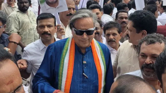 शशि थरूर