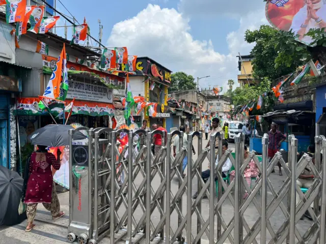 কড়া নিরাপত্তা বেষ্টনীতে মোড়া কালীঘাট।