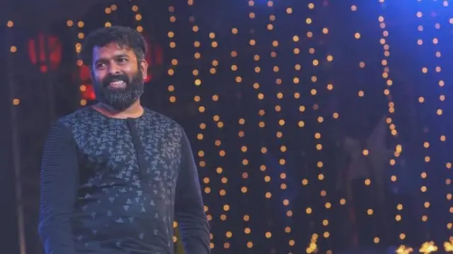 இசையமைப்பாளர் சந்தோஷ் நாராயணன்