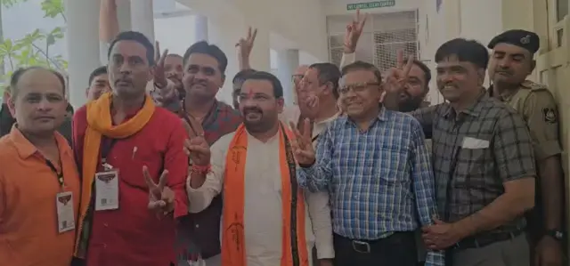 ભાજપના વિજેતા ઉમેદવાર ડાબેથી ત્રીજા