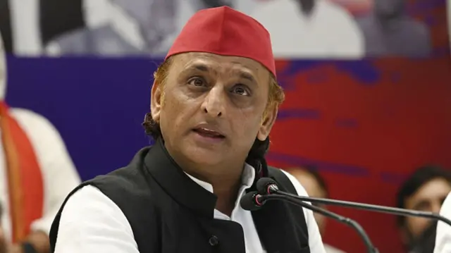 अखिलेश यादव