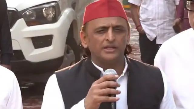 अखिलेश यादव