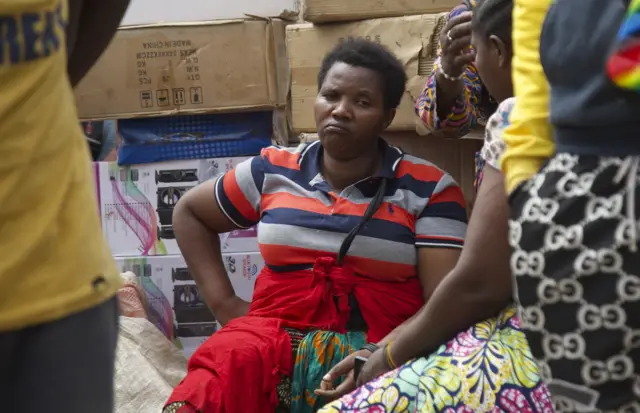 Abadandaji muri iri soko basigaye mu kababaro n'uruhombo runini