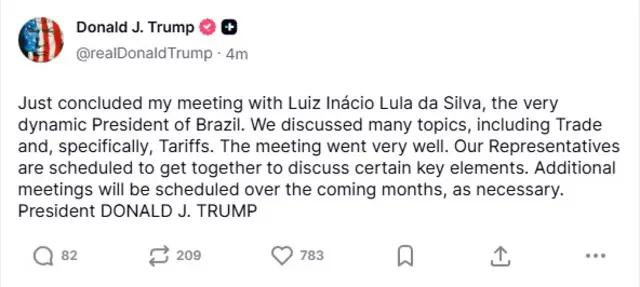Print de post de Trump em inglês