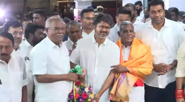 மார்க்சிஸ்ட் கம்யூனிஸ்ட் கட்சி தலைவர்களை நேரில் சந்தித்த தவெக தலைவர் விஜய்