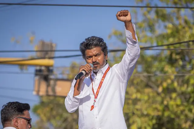 ஆட்சியமைப்பதற்கான பெரும்பான்மையை பெற்ற தவெக தலைவர் விஜய்