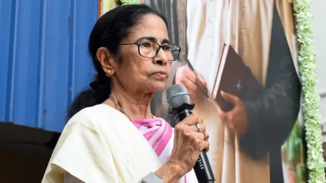 पूर्व मुख्यमंत्री ममता बनर्जी