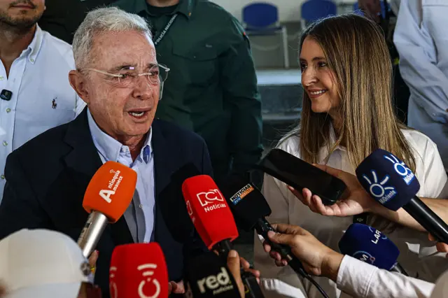 Álvaro Uribe y Paloma Valencia