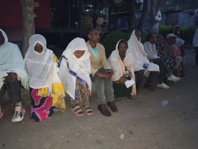 Naannoo Amaaraa, Kombolchaatti namoota sagalee kennuuf eeggachaa jiran