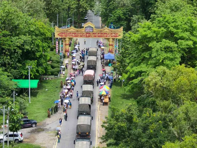 မန္တလေး ကနေ မြစ်ကြီးနားကို မေလ ၃၀ ရက်က ရောက်လာတဲ့ စစ်တပ်ယာဉ်တန်း