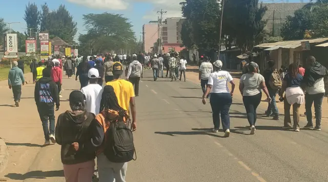 Abanyagihugu mu myiyerekano mu gisagara ca Nanyuki hagati muri Kenya kuri uyu wa mbere