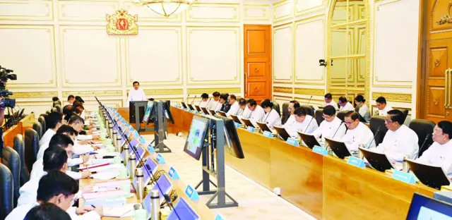 ဇွန်လ ၉ ရက်နေ့က နေပြည်တော်မှာ လုပ်တဲ့ ပြည်ထောင်စုအစိုးရအဖွဲ့ အစည်းအဝေးမှာ မိန့်ခွန်းပြောနေတဲ့ ဦးမင်းအောင်လှိုင်