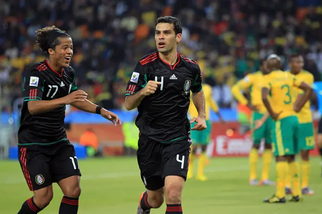 Rafael Márquez celebra un gol contra Sudáfrica en 2010