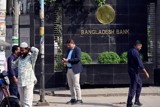 ইসলামী ব্যাংকে চেয়ারম্যান নিয়োগ নিয়ে গত কয়েকদিন ধরেই অস্থিরতা চলছে