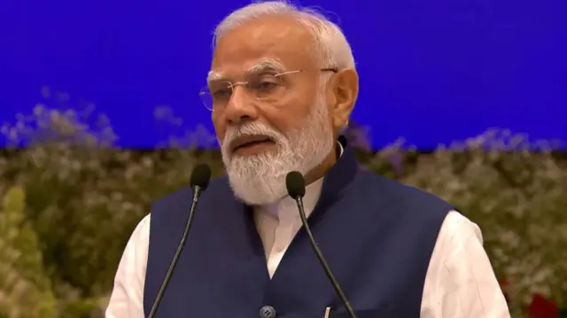 प्रधानमंत्री नरेंद्र मोदी