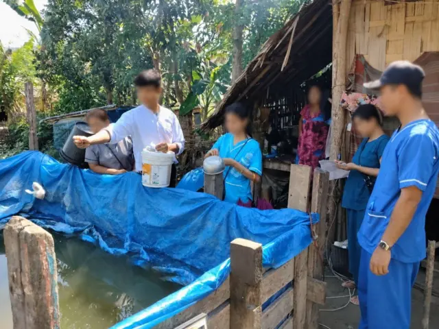အာရက္ခပြည်သူ့ကျန်းမာရေးဌာနရဲ့ သွေးလွန်တုပ်ကွေးရောဂါ ကြိုတင်ကာကွယ်တားဆီးရေးလုပ်နေပုံ