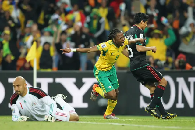 Siphiwe Tshabalala AKISHANGILIA