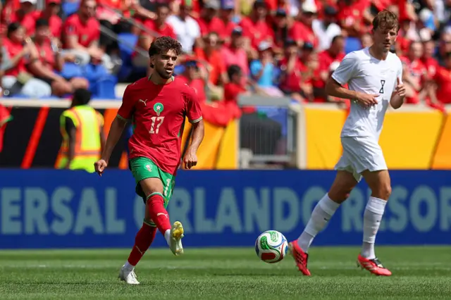 المغربي عبد الصمد الزلزولي خلال المباراة الودية بين المغرب والنرويج