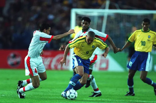 رونالدو وريفالدو من مواجهة البرازيل والمغرب في مونديال 1998
