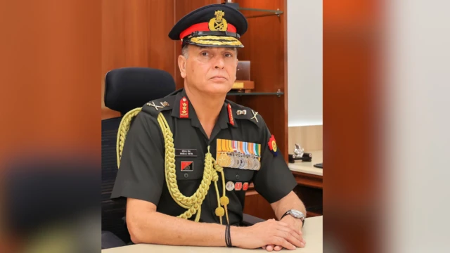 लेफ्टिनेंट जनरल धीरज सेठ