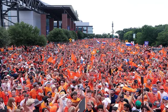 Magoya bayan Netherlands