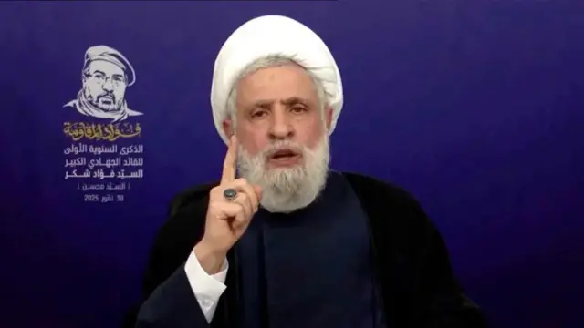 Naim Qassem, Umukuru wa Hezbollah muri Libani, aboneka mu gihe yariko ashikiriza ijambo ryaciye kuri televiziyo umwaka uheze