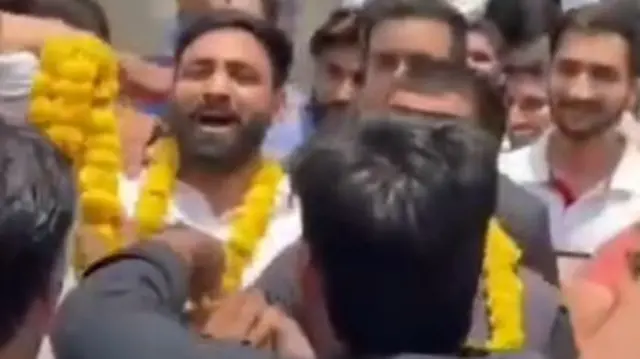 मारपीट करने वाले शख्स