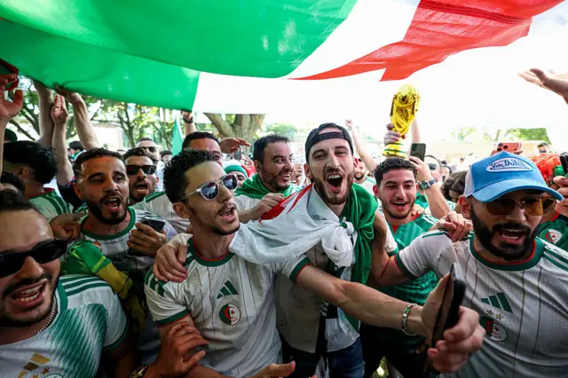 Hinchas de Argelia celebran en Kasas City