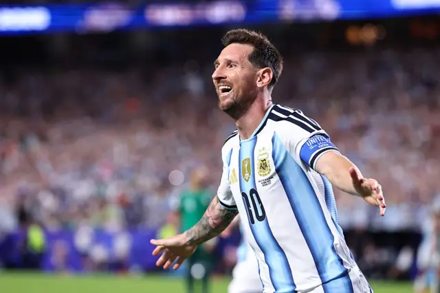 Messi celebra su gol