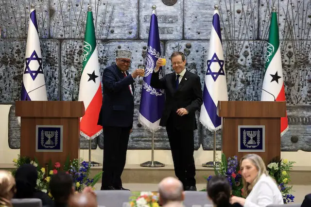 Madaxweynaha Israa'iil Isaac Herzog iyo Madaxweynaha Somaliland Cabdiraxmaan Cirro