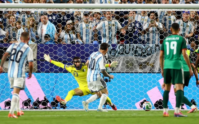 El remate de Messi