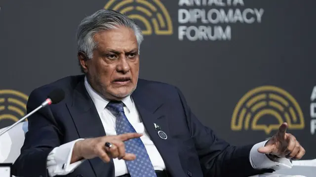 اسحاق ڈار