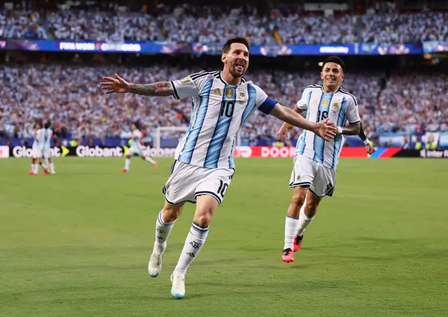 Messi celebra su gol